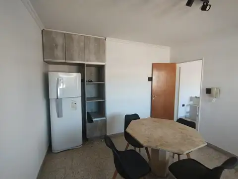 Departamento en Alquiler en Echesortu, $ 650.000