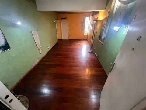 Avenida Hipólito Yrigoyen 10200