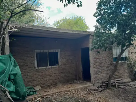 Casa a refaccionar + construcción a terminar en Matera, Merlo