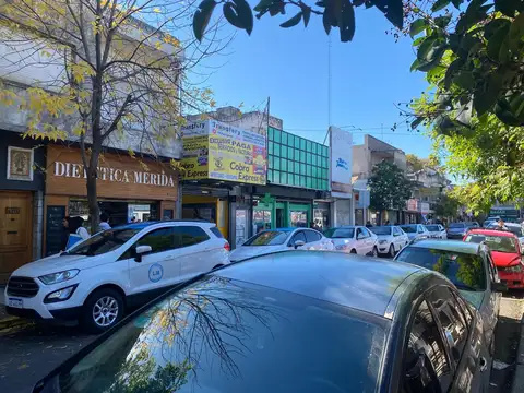 LOCAL COMERCIAL FRENTE A ESTACION.