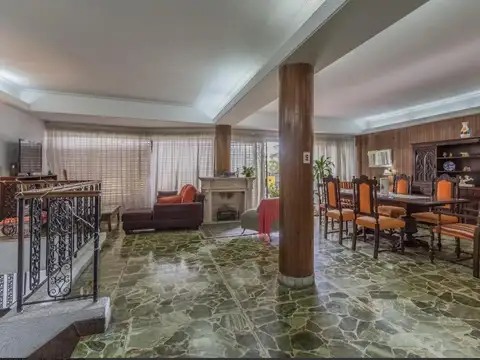 AV FRANCISO RABANAL al 2300