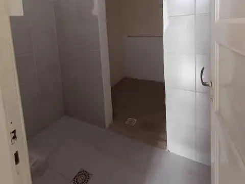 local en excelente ubicación sobre Avenida comercial