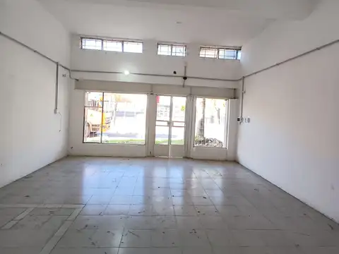 local en excelente ubicación sobre Avenida comercial