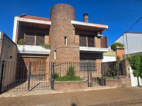 Casa en venta en Jose León Suarez