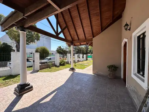 Casa en Venta en Ricardo Rojas, USD 189.000