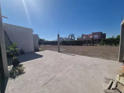 La Fidelina. Zona Oeste. Lote 100