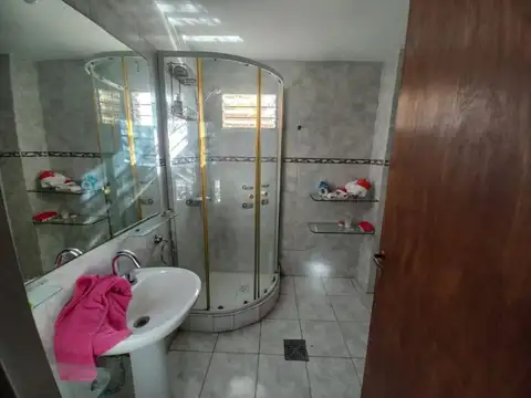 Departamento 9 ambientes con 1 baño