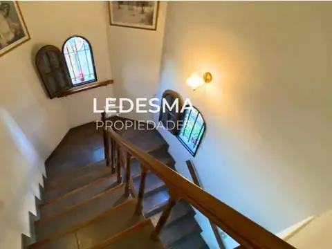 CASA 5 AMBIENTES EN VENTA CON COCHERA