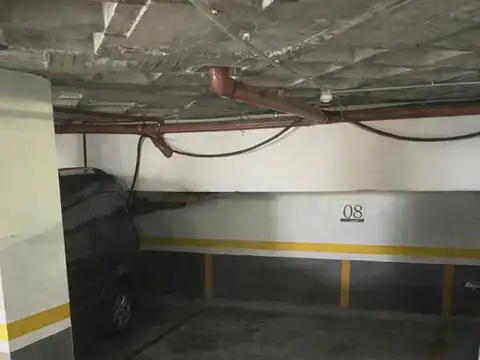 VENTA COCHERA EN NAZARENO IX