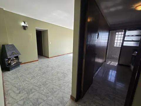 Av. Hipólito Yrigoyen 4900, Piso 13