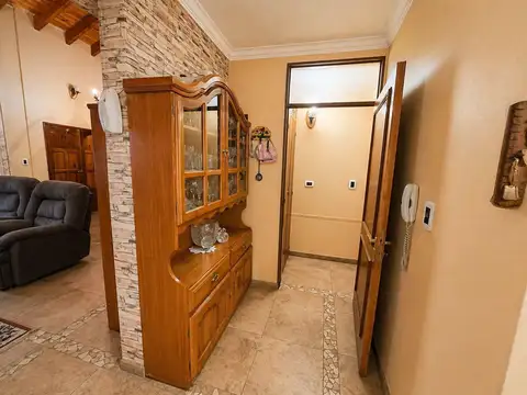 Casa en VENTA barrio semi-privado