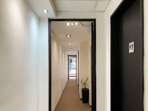 Venta Oficina con renta en Torre Libertad sobre 18 de julio, Centro