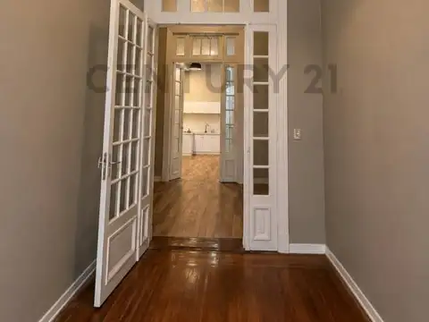 Agüero 1000, Piso 0