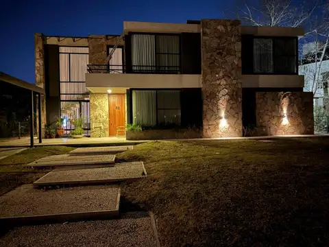 Casa en venta en Haras Santa Maria Impecable!!