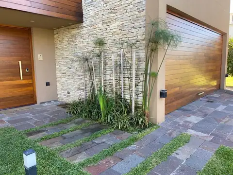 Casa en Venta en El Yacht 4 dormitorios, Nordelta 100