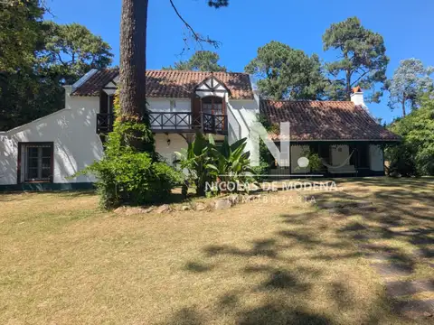 Casa en Mansa de 5 dormitorios - Punta del Este en venta