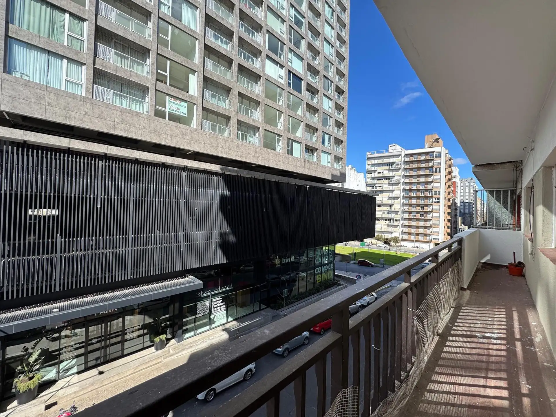 Semipiso 4 amb con Balcon corrido a la calle y dependencia