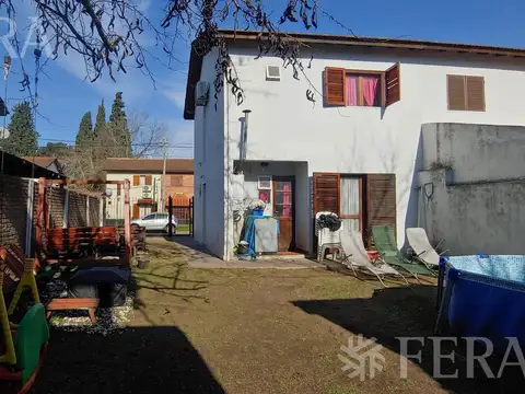 Venta de casa de 3 ambientes con cochera en Longchamps