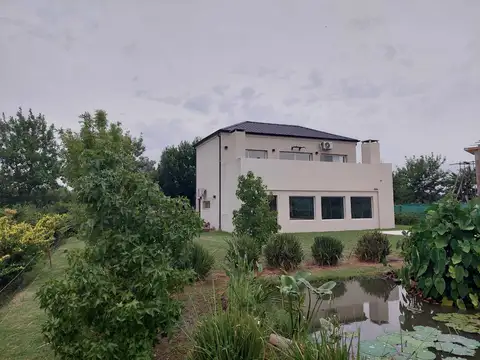 Casa Chalet  en Alquiler en Los Jazmines, Pilar del Este, Pilar