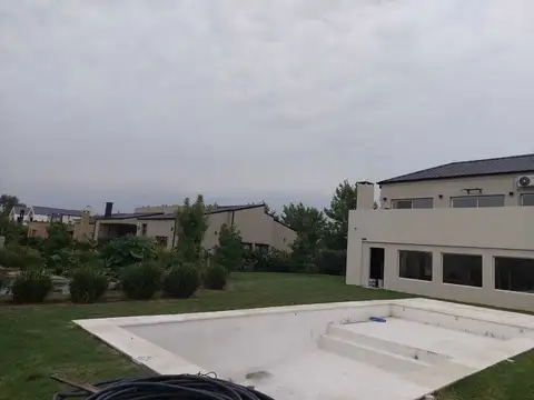 Casa en Alquiler de 3 dormitorios