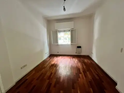 Fitz Roy 2400, Piso 1