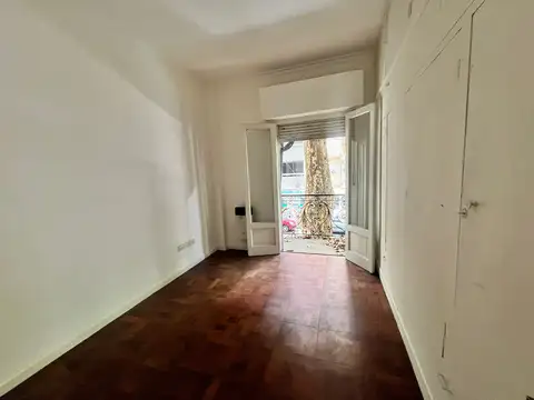 Muy lindo departamento de 3 ambientes. Gran ubicación.