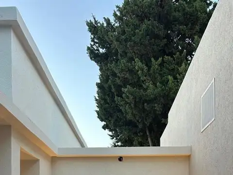 CASA EN MARTINEZ- Catamarca 1700