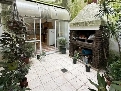 VENTA CASA DE PASILLO EN 3 PLANTAS TERRAZA Y COCHERA ZONA CENTRO