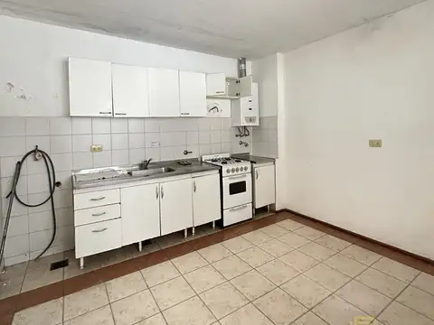 VENTA CASA DE PASILLO EN 3 PLANTAS TERRAZA Y COCHERA ZONA CENTRO