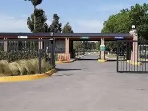 Espectacular Lote en venta en barrio Santo Tomás, Pilar - Foto 0