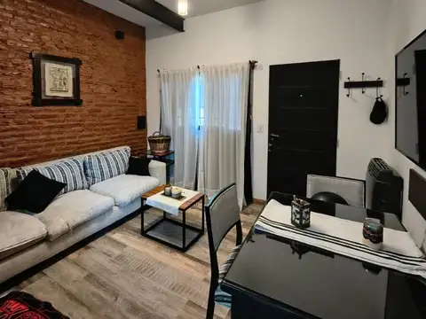 Depto Tipo Casa en Alquiler de 3 ambientes