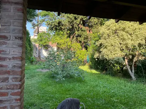 PH CON PATIO Y JARDIN DE 60 METROS