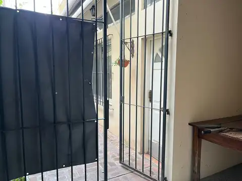 Depto Tipo Casa en Alquiler en Coghlan, $ 1.200.000