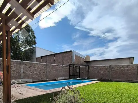 Casa 3 ambientes con 1 baño