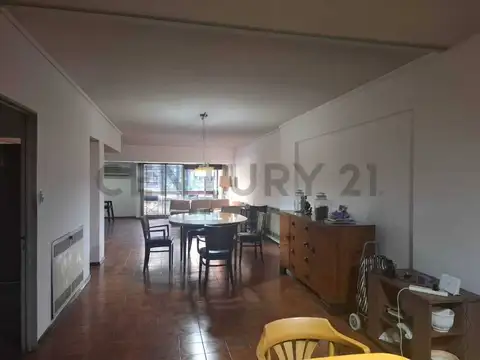 Avenida Carabobo 500, Piso 1