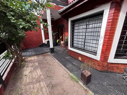 Casa 7 ambientes con 3 baños