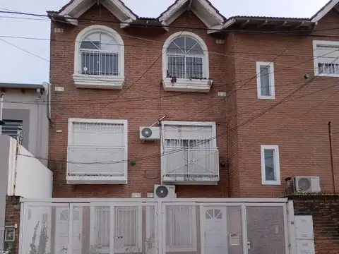 Alquiler Duplex en 3 plantas en excelentes estado