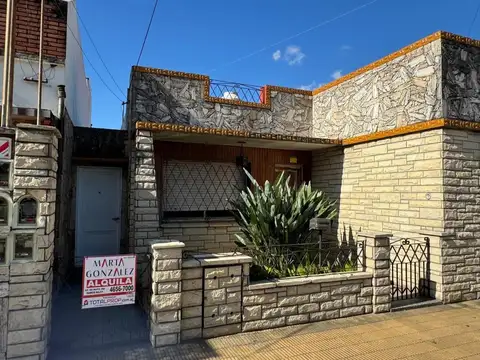 casa ph de 4 ambientes con pileta