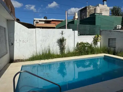 Depto Tipo Casa en Venta en Ramos Mejia, USD 120.000