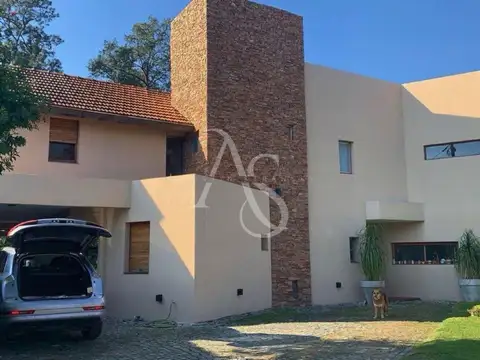 Casa en Alquiler de 4 dormitorios