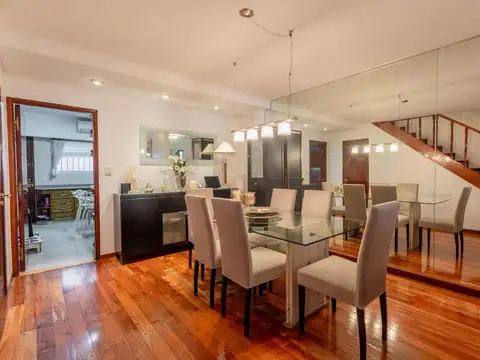 Depto Tipo Casa en Venta de 5 ambientes