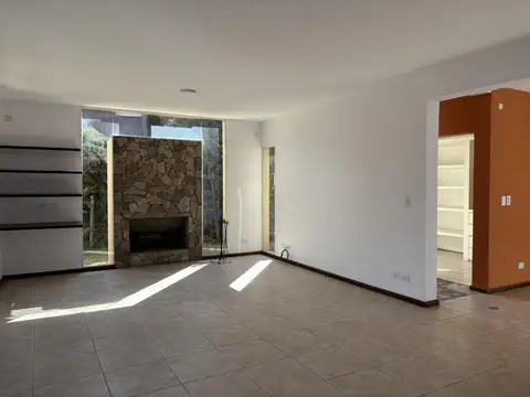 Casa en Alquiler de 3 dormitorios