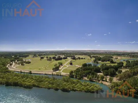 Terreno en Canales de Plottier con Fondo de cancha
