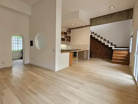 CASA EN PLANTA ALTA - 3 DORMITORIOS - 3 BAÑOS - TERRAZA EXCLUSIVA - SARMIENTO 1600