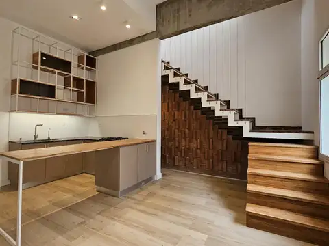 Depto Tipo Casa en Venta de 5 ambientes