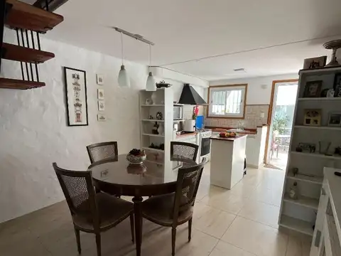 Casa 3 ambientes con 2 baños