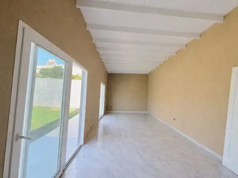 Casa 5 ambientes con 2 baños