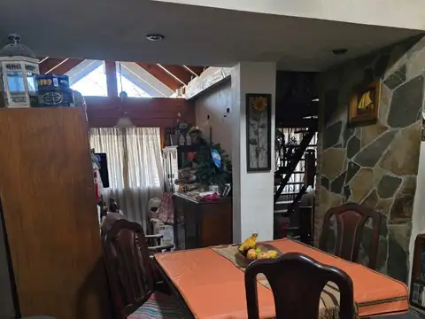 2 PROPIEDADES UN CHALET Y UN DEPOSITO
