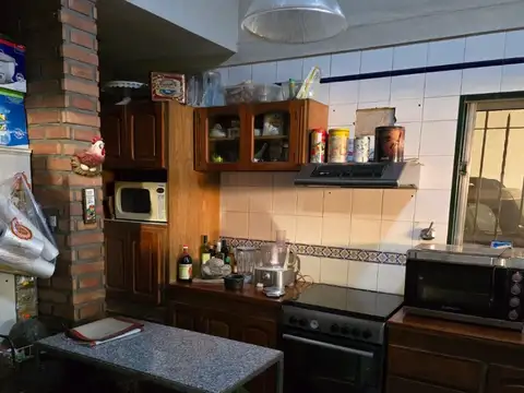 2 PROPIEDADES UN CHALET Y UN DEPOSITO