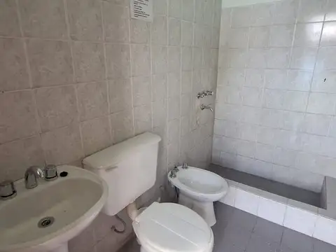 VENTA CASA MACROCENTRO 9 DORMITORIOS CON PILETA